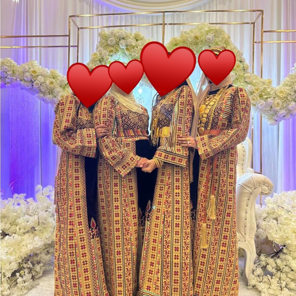 Beautiful Palestinian Thobe! Worn once and it’s in great condition!